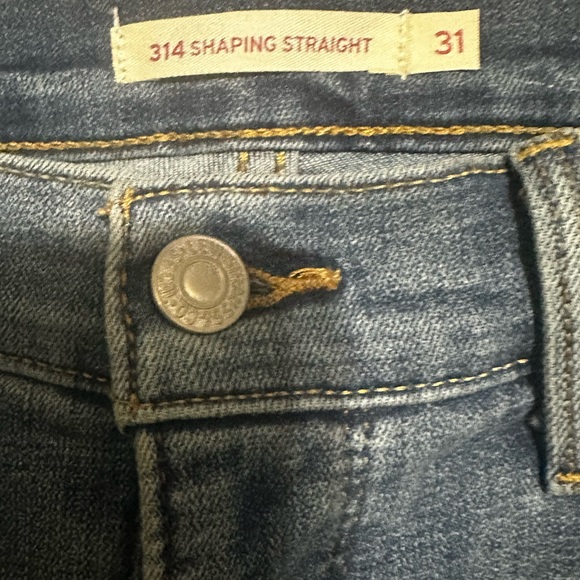Levi’s Women’s 314 Shaping Straight Jeans - Picture 3 of 3